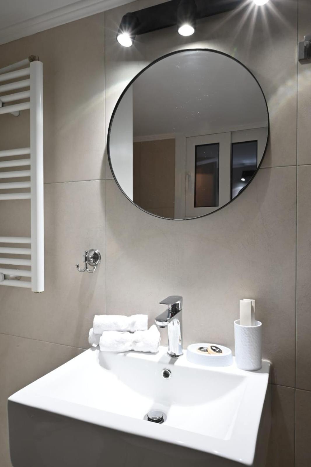 אתונה Modern Two Bedroom Apartment At Koukaki מראה חיצוני תמונה